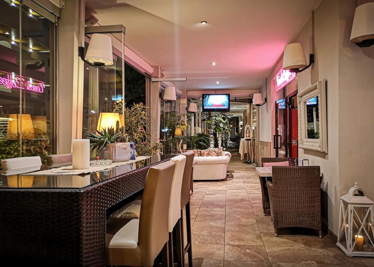 Hotel D'Annunzio 리도 디 예솔로 외부 사진