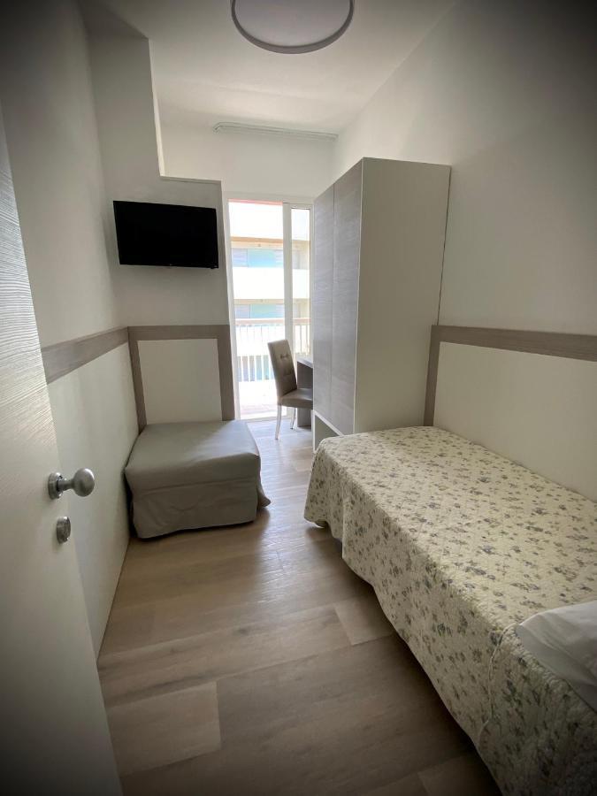 Hotel D'Annunzio 리도 디 예솔로 외부 사진